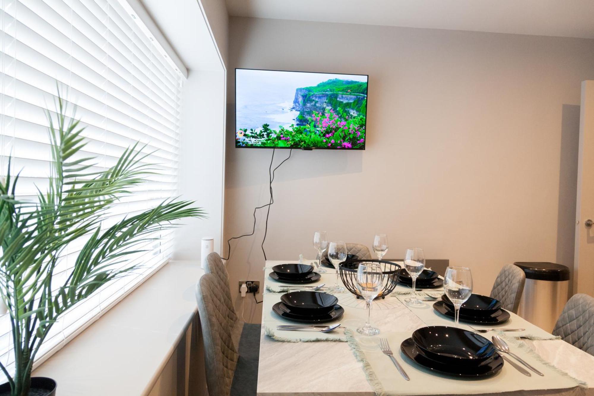 Perfect For Professionals, Contractors - Long Stay Rates - Sleeps 6 리즈 외부 사진